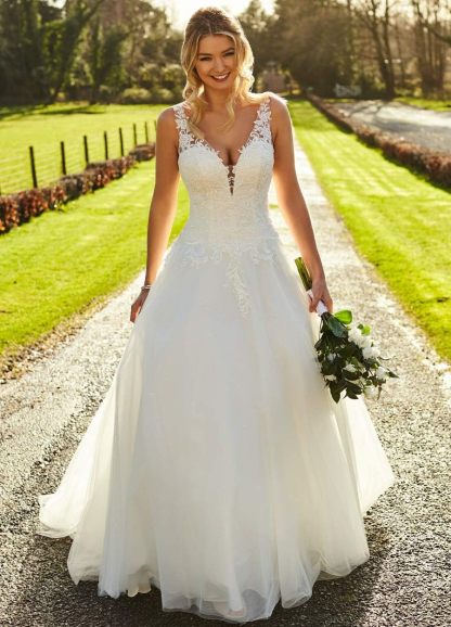 Women's Beach Spaghetti Strap Wedding Dresses for Bride 2025 Boho Long Lace Bridal Gowns for Wedding-BMbridal.UK