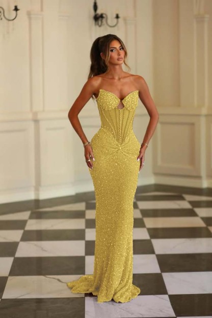 Chic Strapless Sleeveless Long Mermaid Prom Dress With Beading
