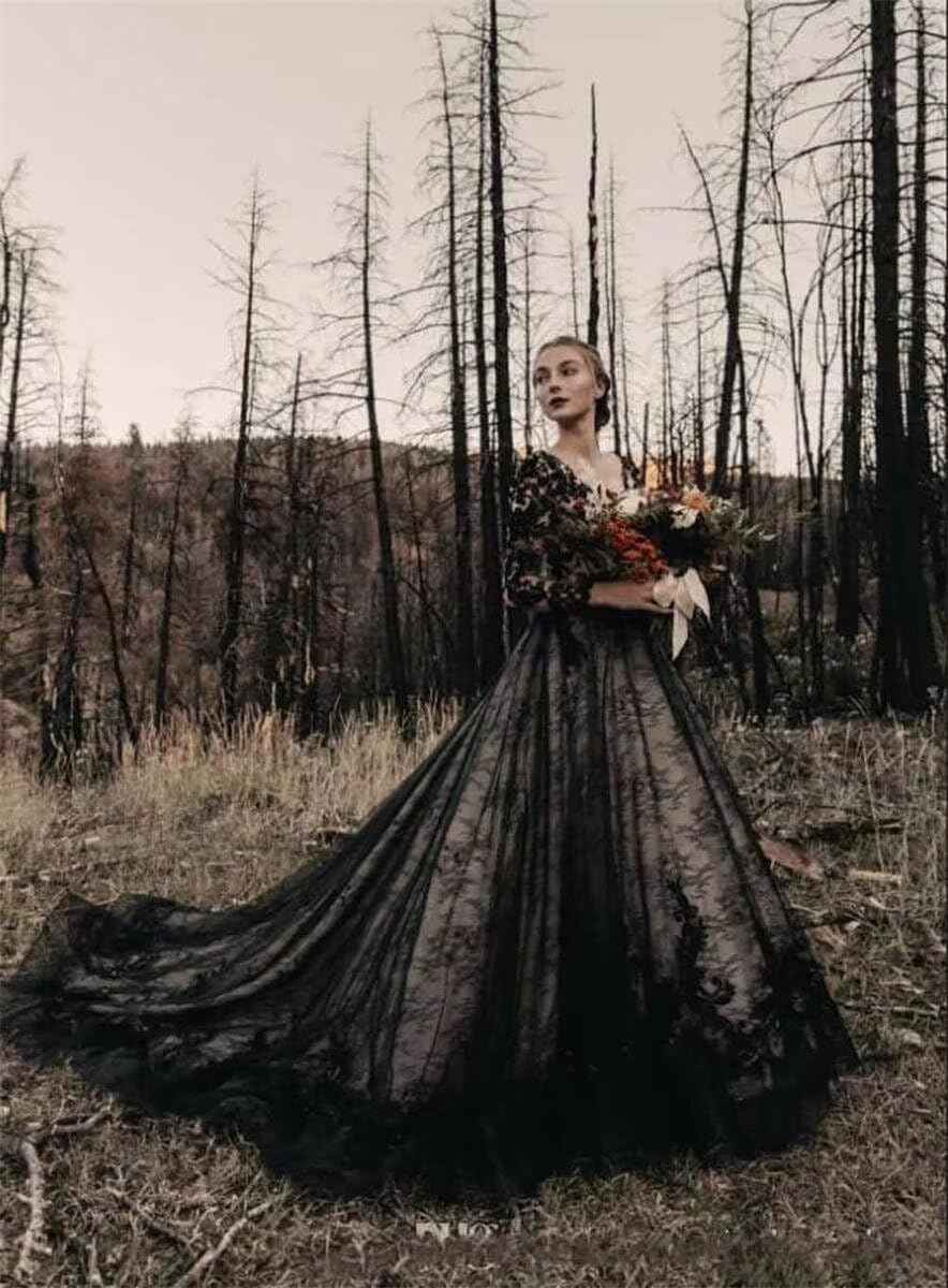 Black Wedding Dresses for Bride Long Sleeve Bridal Gowns V Neck Lace Appliques Wedding Gowns with Train-BMbridal.UK