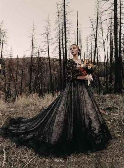 Black Wedding Dresses for Bride Long Sleeve Bridal Gowns V Neck Lace Appliques Wedding Gowns with Train-BMbridal.UK