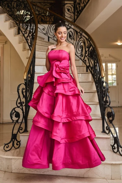 Chic Strapless Sleeveless Long Prom Dress With Pleated Ruffles