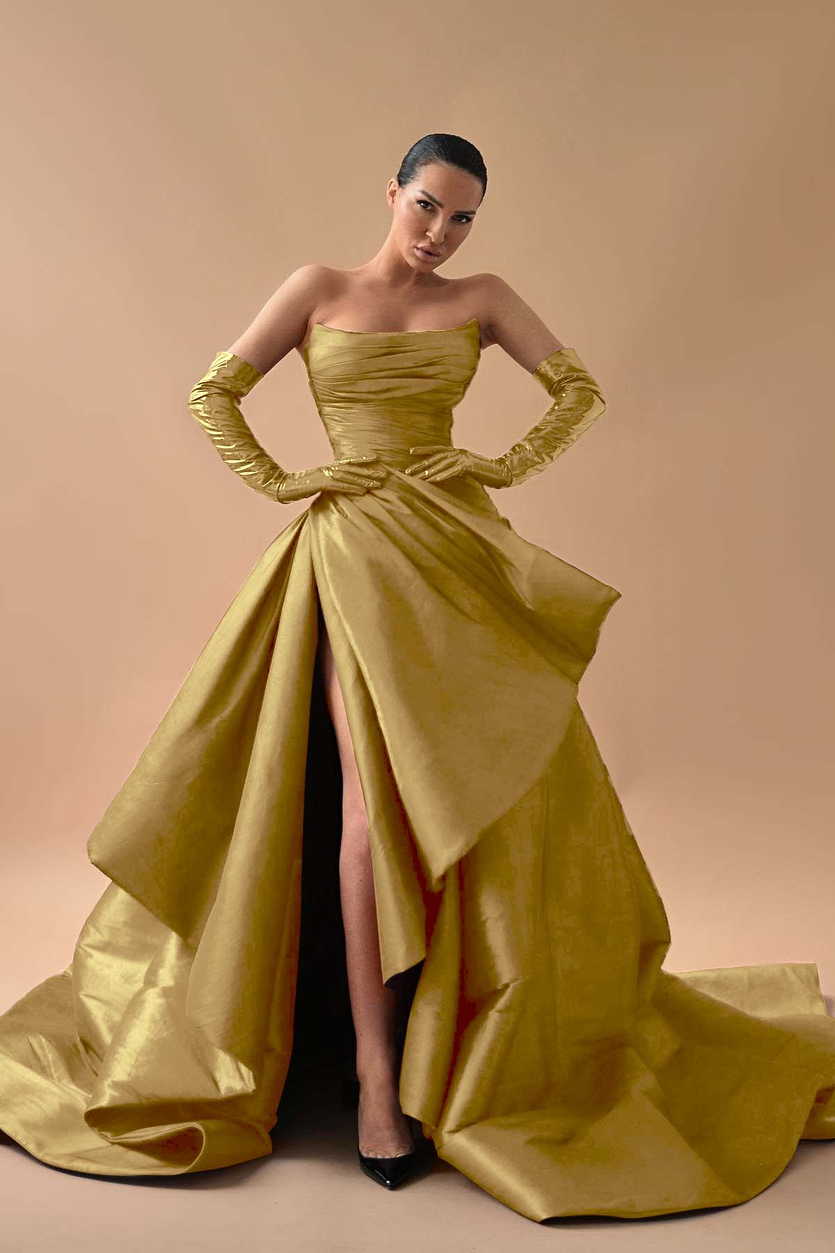 Strapless Sleeveless Long Split Prom Dress With Gloves Pleated