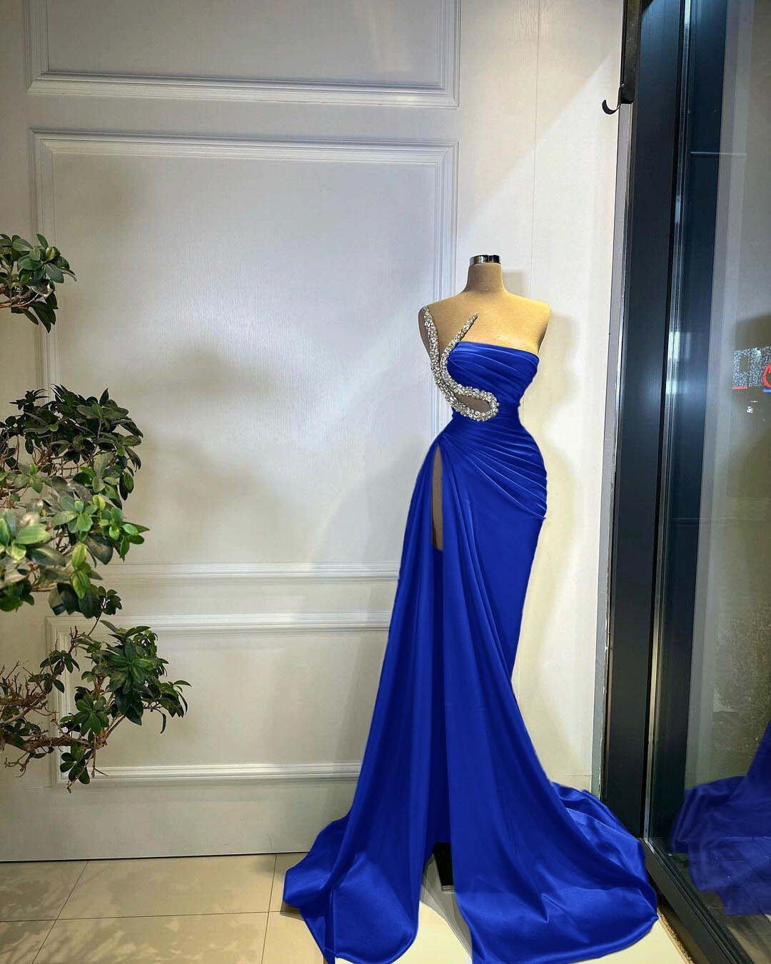 Strapless Sleeveless Long Mermaid Split Prom Dress With Beading