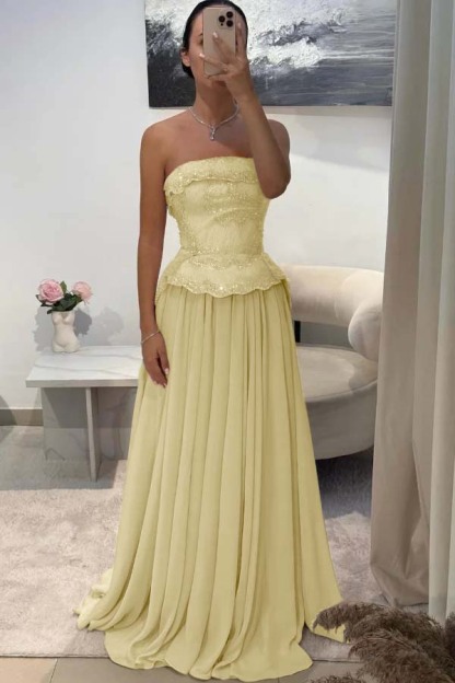 Chic Strapless Sleeveless Long Prom Dress With Pleated Beading