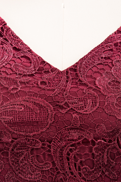 BMbridal Elegant Lace Open-Back Long Burgundy Bridesmaid Dresses Online-BMbridal