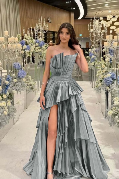 Charming Strapless Sleeveless Long Split Prom Dress With Pleated