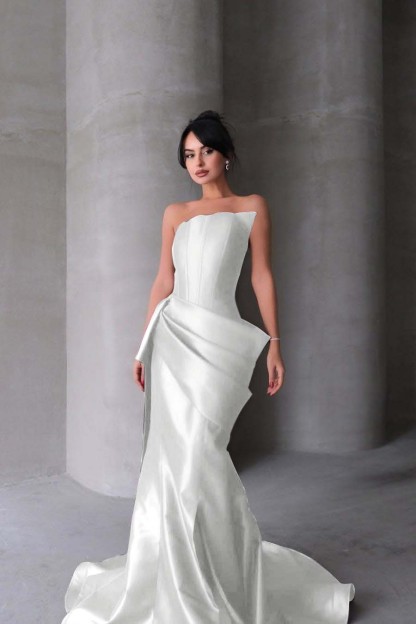 Chic Strapless Sleeveless Mermaid Long Prom Dress With Pleated