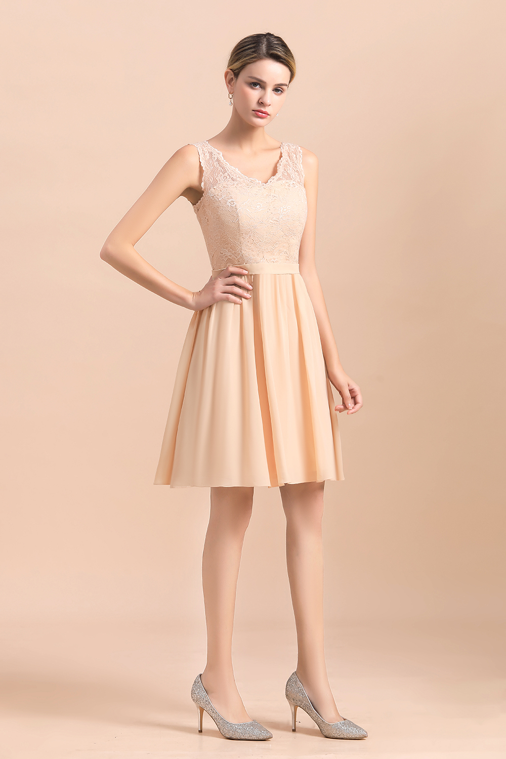 BMbridal Pretty V-Neck Chiffon Lace Short Bridesmaid Dress with Ruffles Online-BMbridal