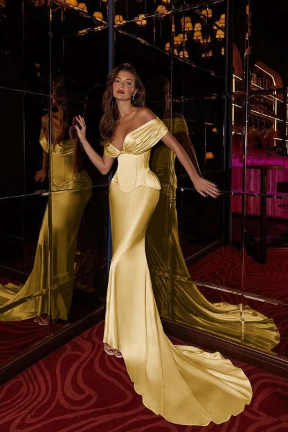 Off the Shoulder Sleeveless Long Mermaid Prom Dress With Pleated