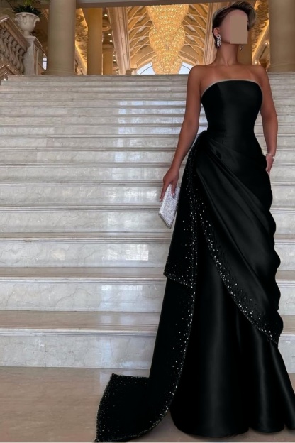 Chic Strapless Sleeveless Long Prom Dress With Pleated Beading