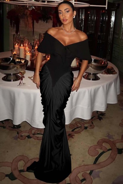 Off the Shoulder Strapless Mermaid Long Prom Dress With Pleated Gloves