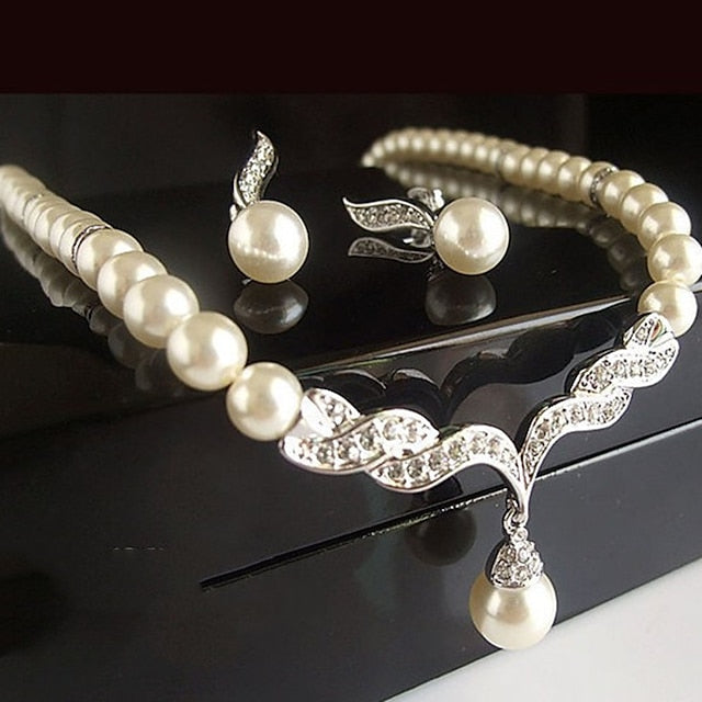 White Imitation Pearl Bridal Jewelry Set with Earrings and Necklace