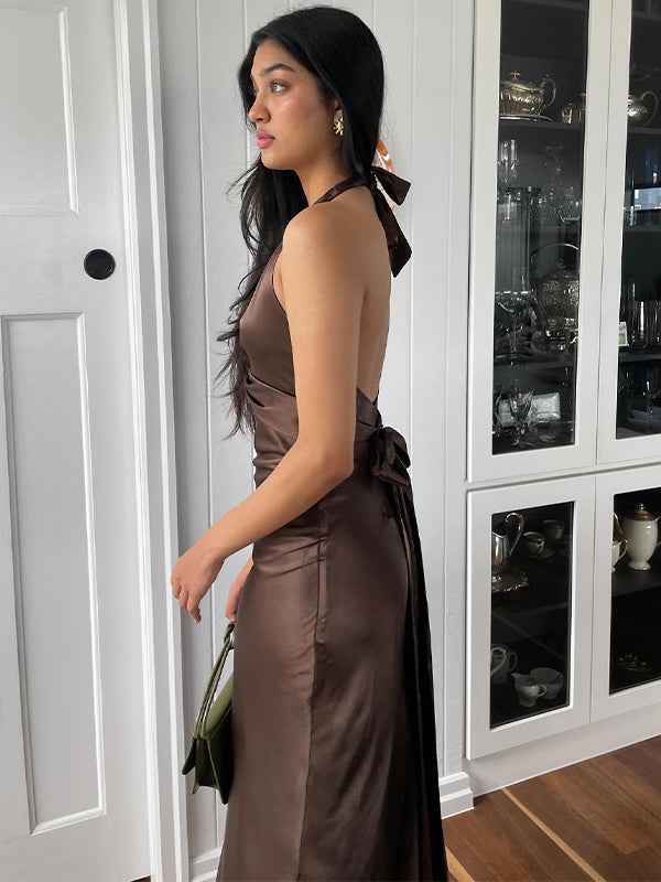 Green Chic Sheath Halter Neck Long Prom Party Dress with Backless Bowknot