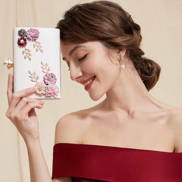 Unique Imitation Pearl Flower Clutch