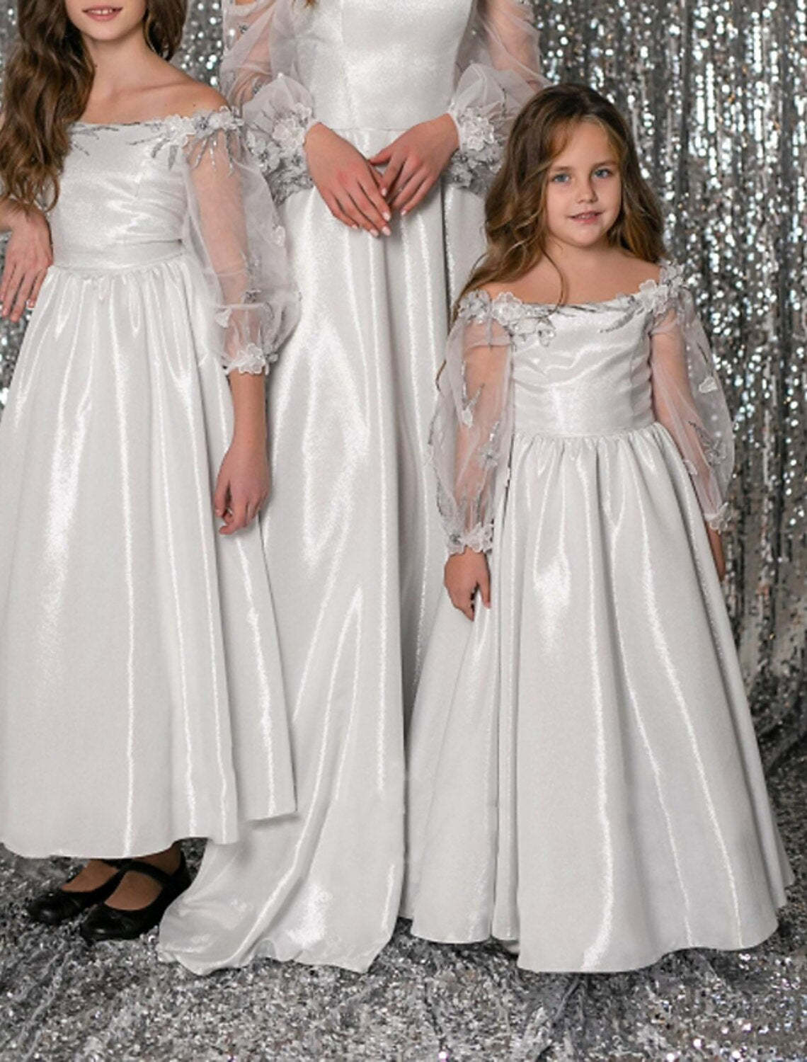 Princess A-Line Off-the-Shoulder Flower Girl Dresses with Beading