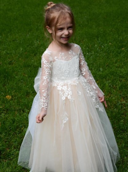 Flower Girl Dresses with Appliques: Ball Gown Round Neck Long Sleeves