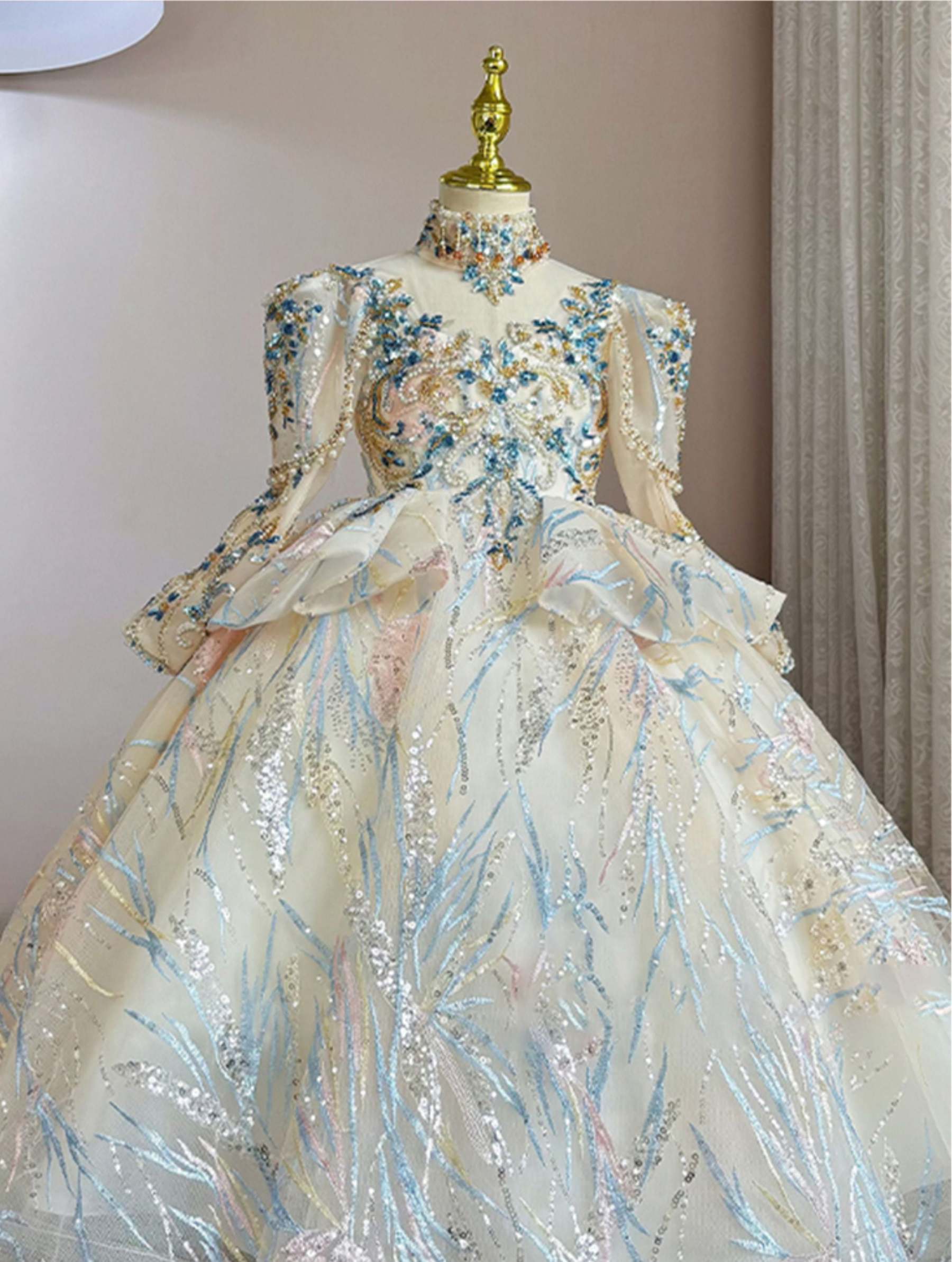 Long-Sleeved High-Neck Flower Girl Dresses with Rhinestone Appliques and Embroidery