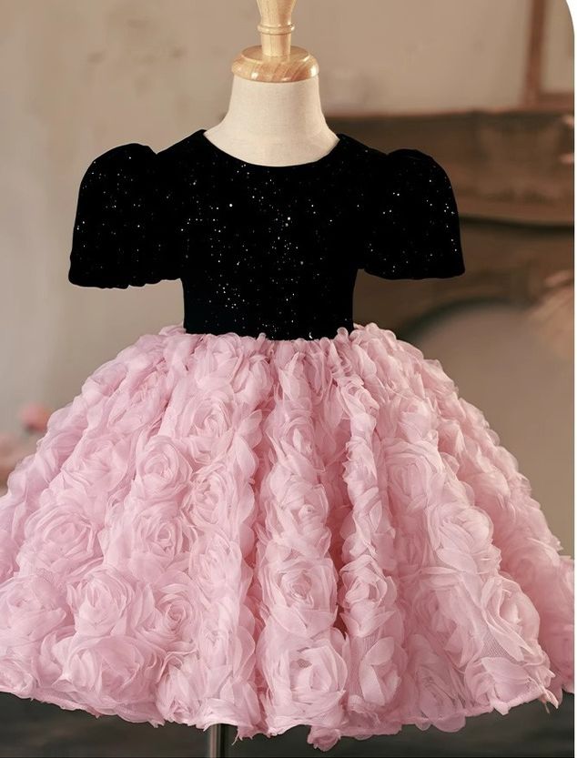 Girl's Party Dress with Short Sleeves Round Neck and Knee-Length Ruched Flowers