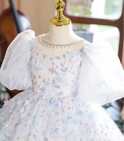 Ball Gown Party Dress for Girls with Crystal Flower Appliques and Short Sleeves
