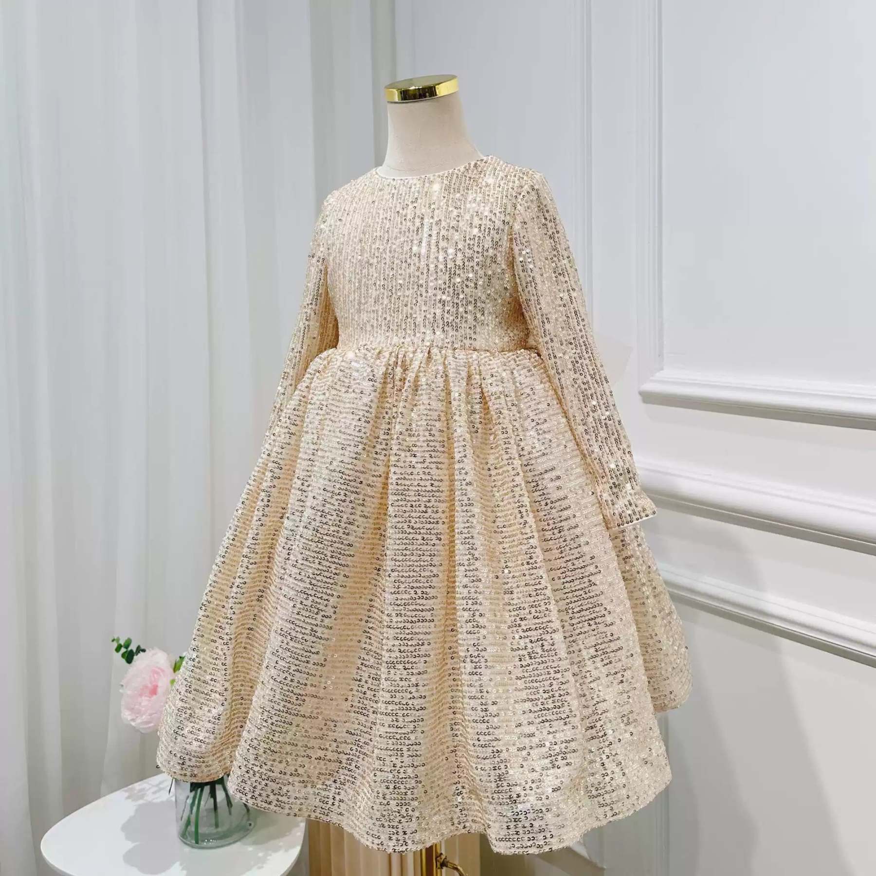 Floor-Length Sequined Flower Girl Party Dress with Sash and Round Neck Long Sleeves