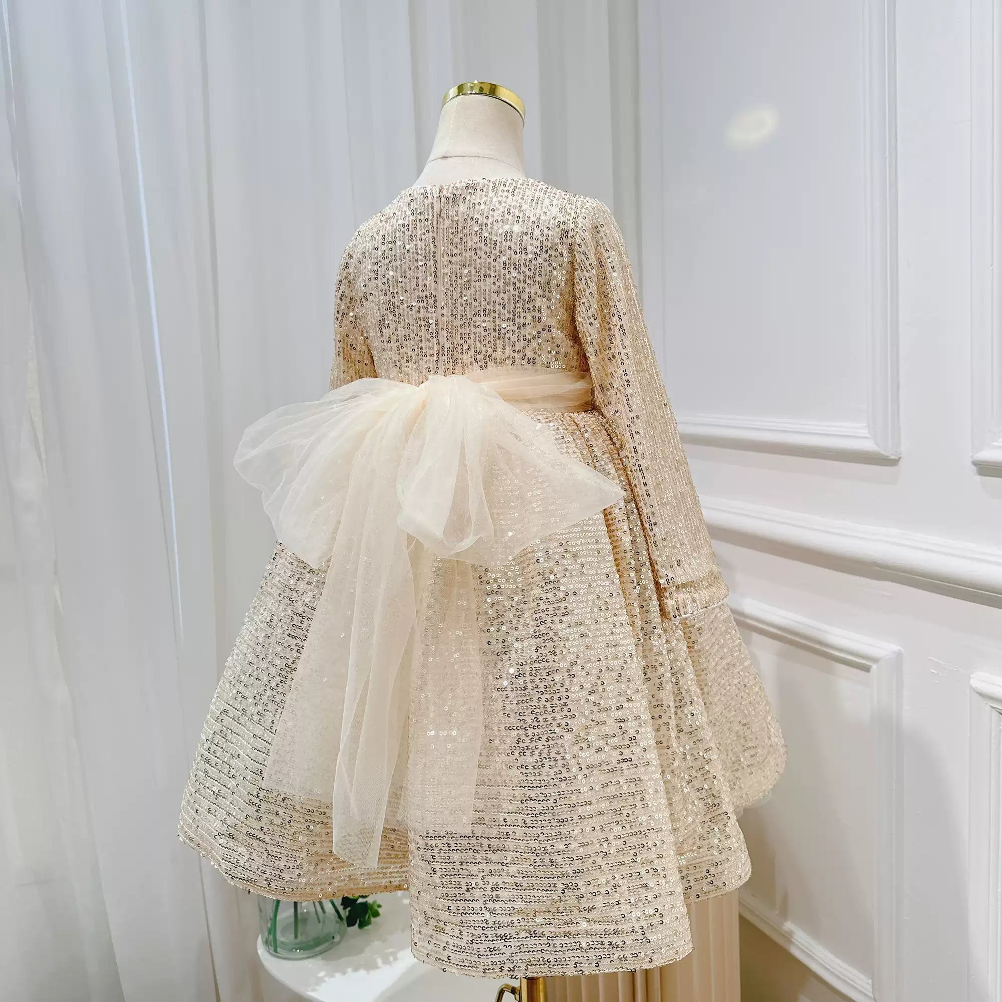 Floor-Length Sequined Flower Girl Party Dress with Sash and Round Neck Long Sleeves