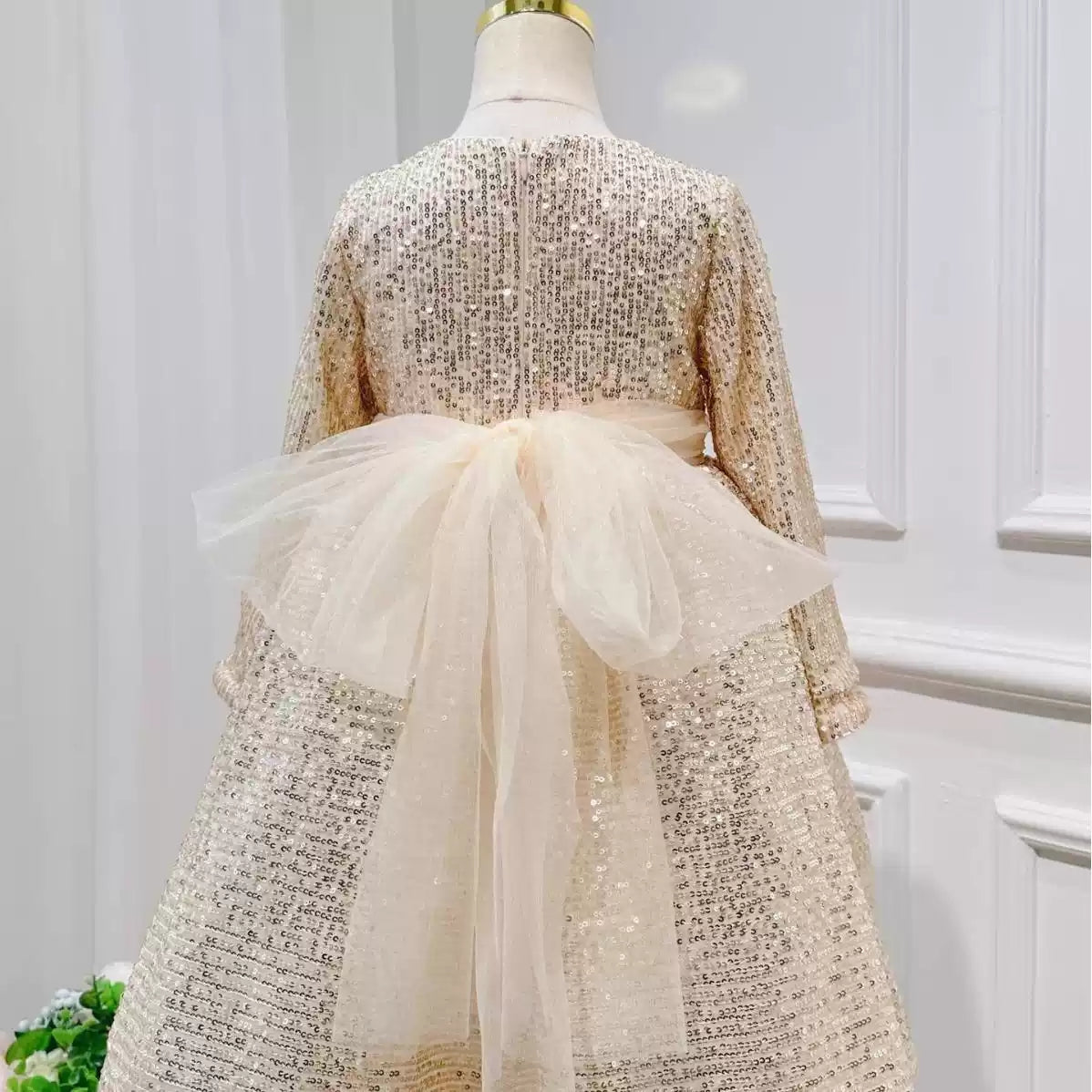Floor-Length Sequined Flower Girl Party Dress with Sash and Round Neck Long Sleeves