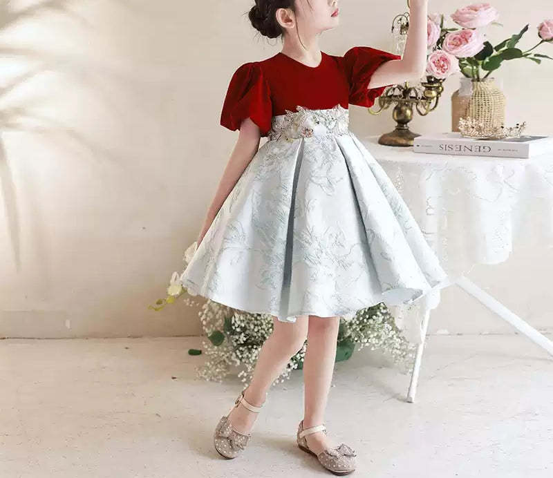 Knee-Length V-Neck Party Dress for Girls with Short Sleeves and Embroidery Appliques