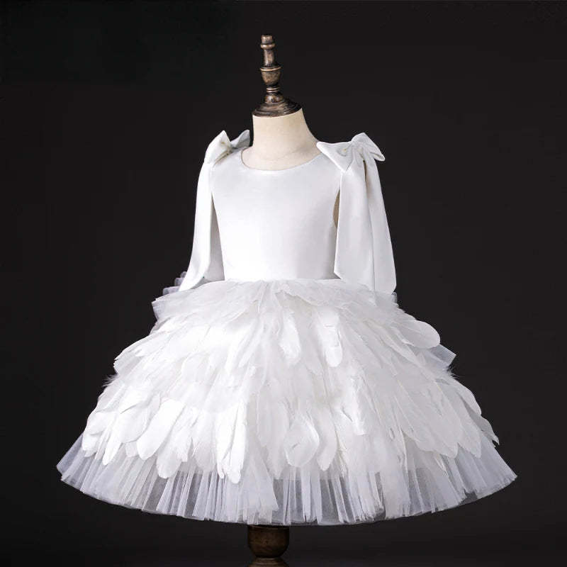 Elegant White A-Line Princess Flower Girl Dress with Feathers Bow and Round Neck