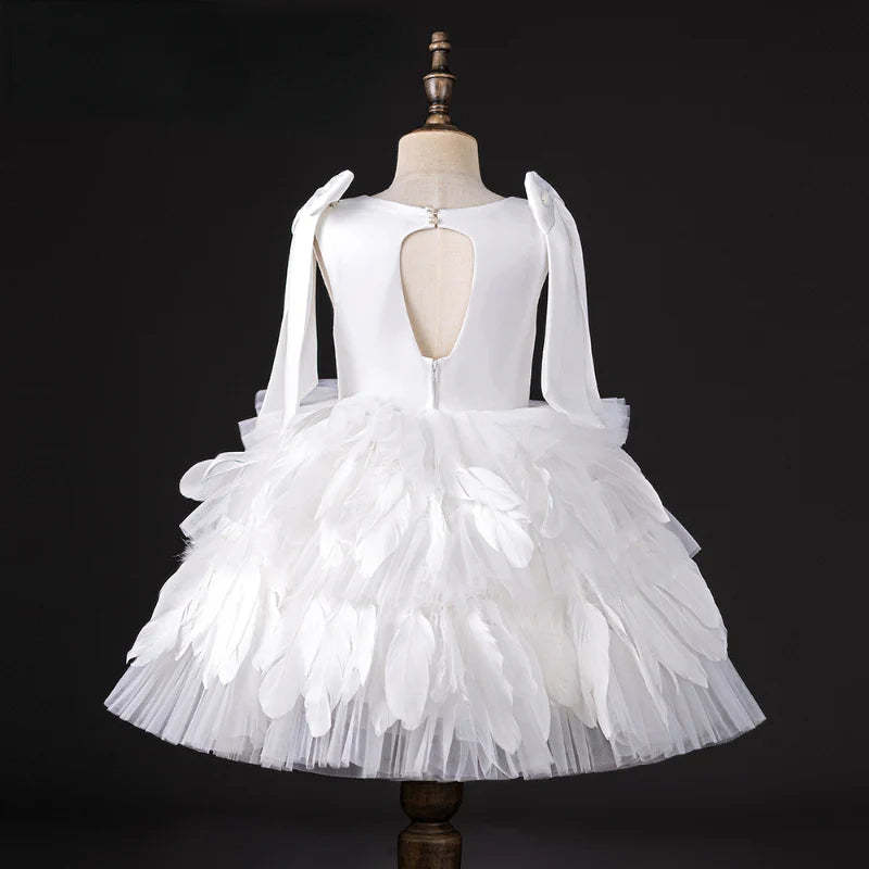 Elegant White A-Line Princess Flower Girl Dress with Feathers Bow and Round Neck
