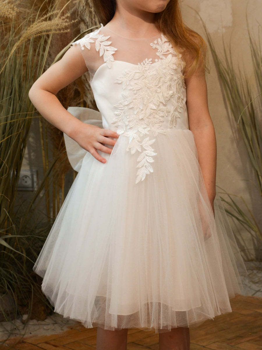 Elegant A-Line Princess Scoop Flower Girl Dress Featuring Lace Appliques Bow and Pearls