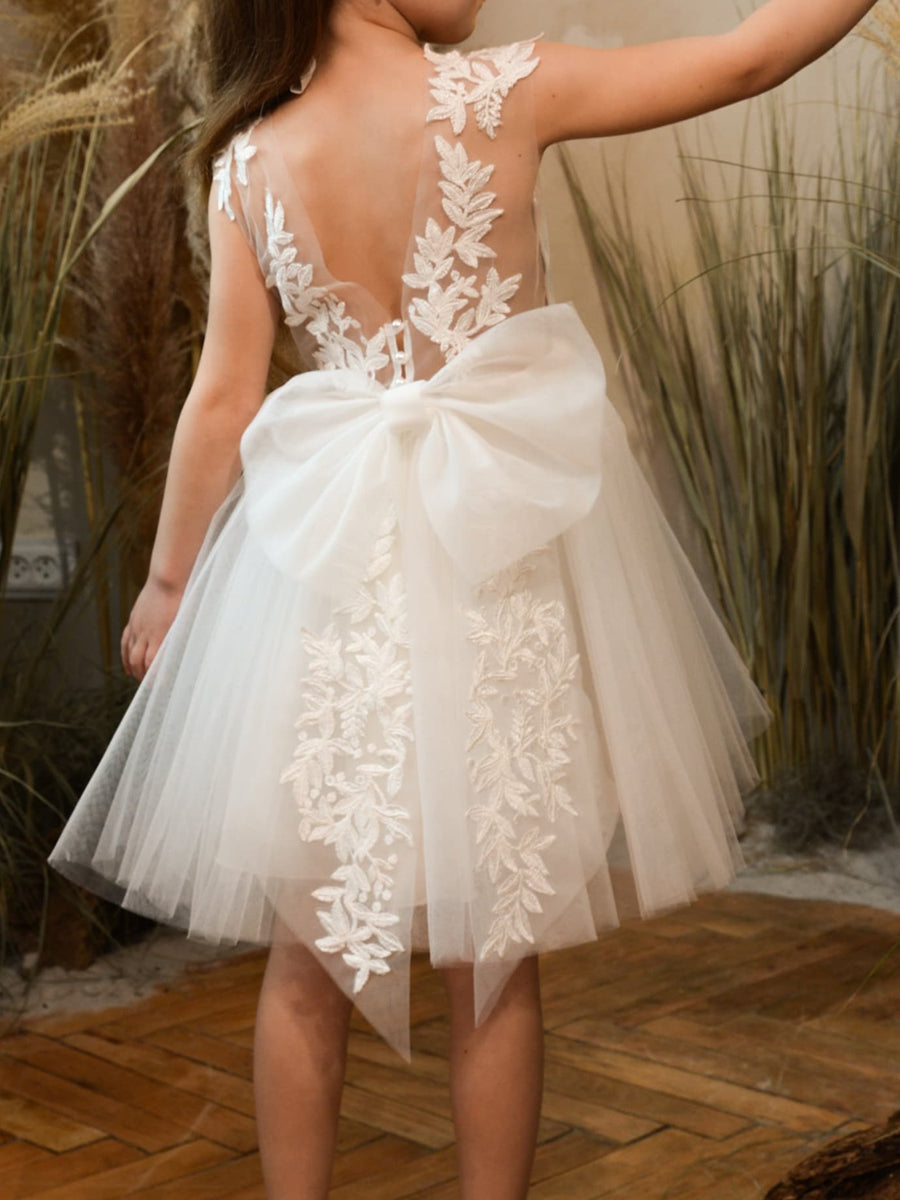 Elegant A-Line Princess Scoop Flower Girl Dress Featuring Lace Appliques Bow and Pearls