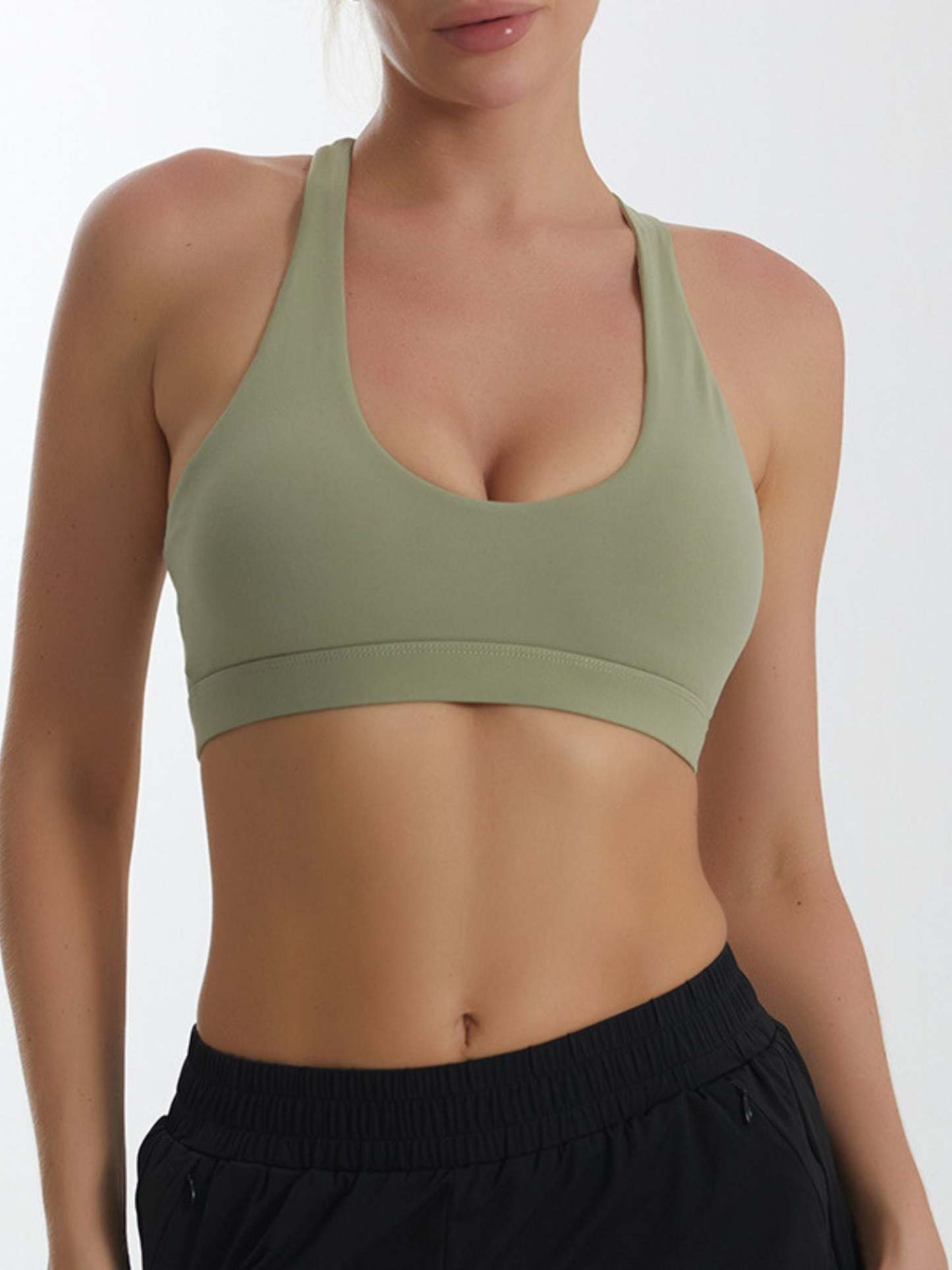 Minimalist Solid Classic Sports Bra for Training in Polyester