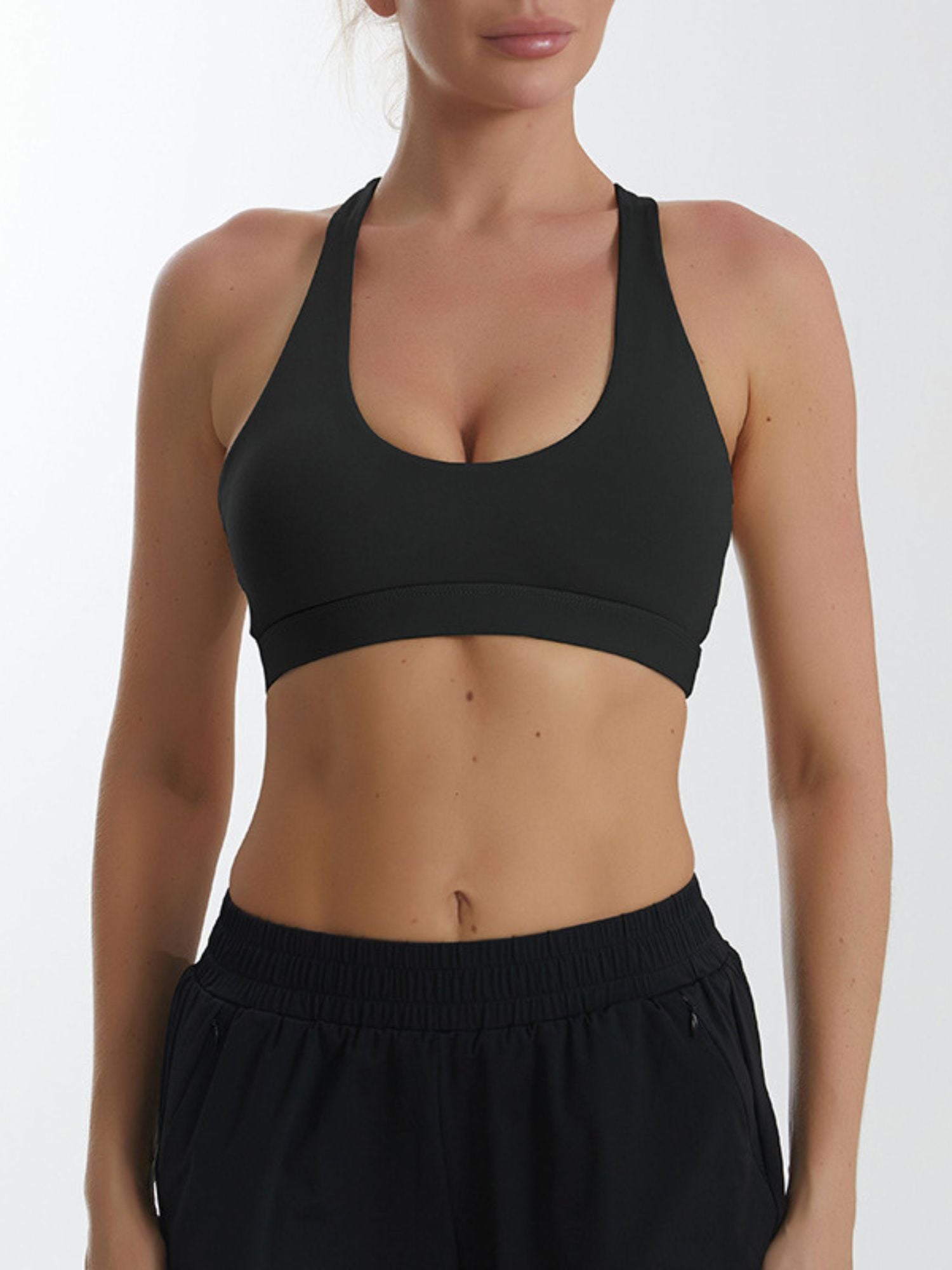 Minimalist Solid Classic Sports Bra for Training in Polyester