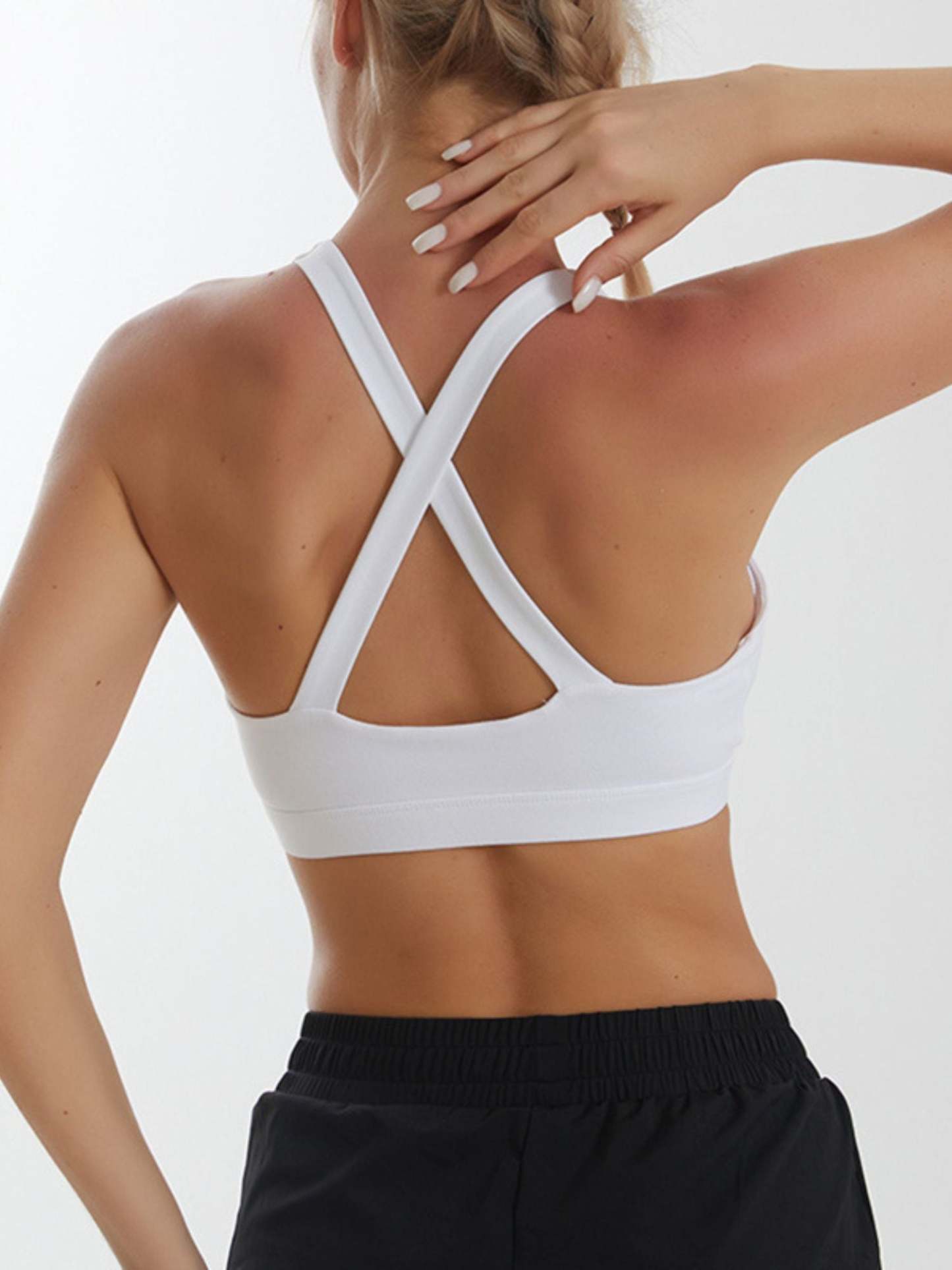 Minimalist Solid Classic Sports Bra for Training in Polyester