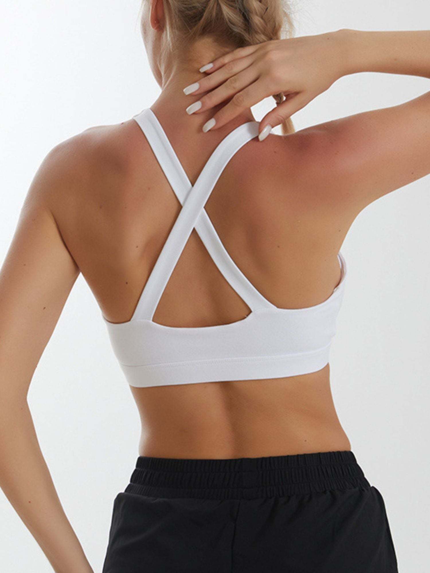 Minimalist Solid Classic Sports Bra for Training in Polyester