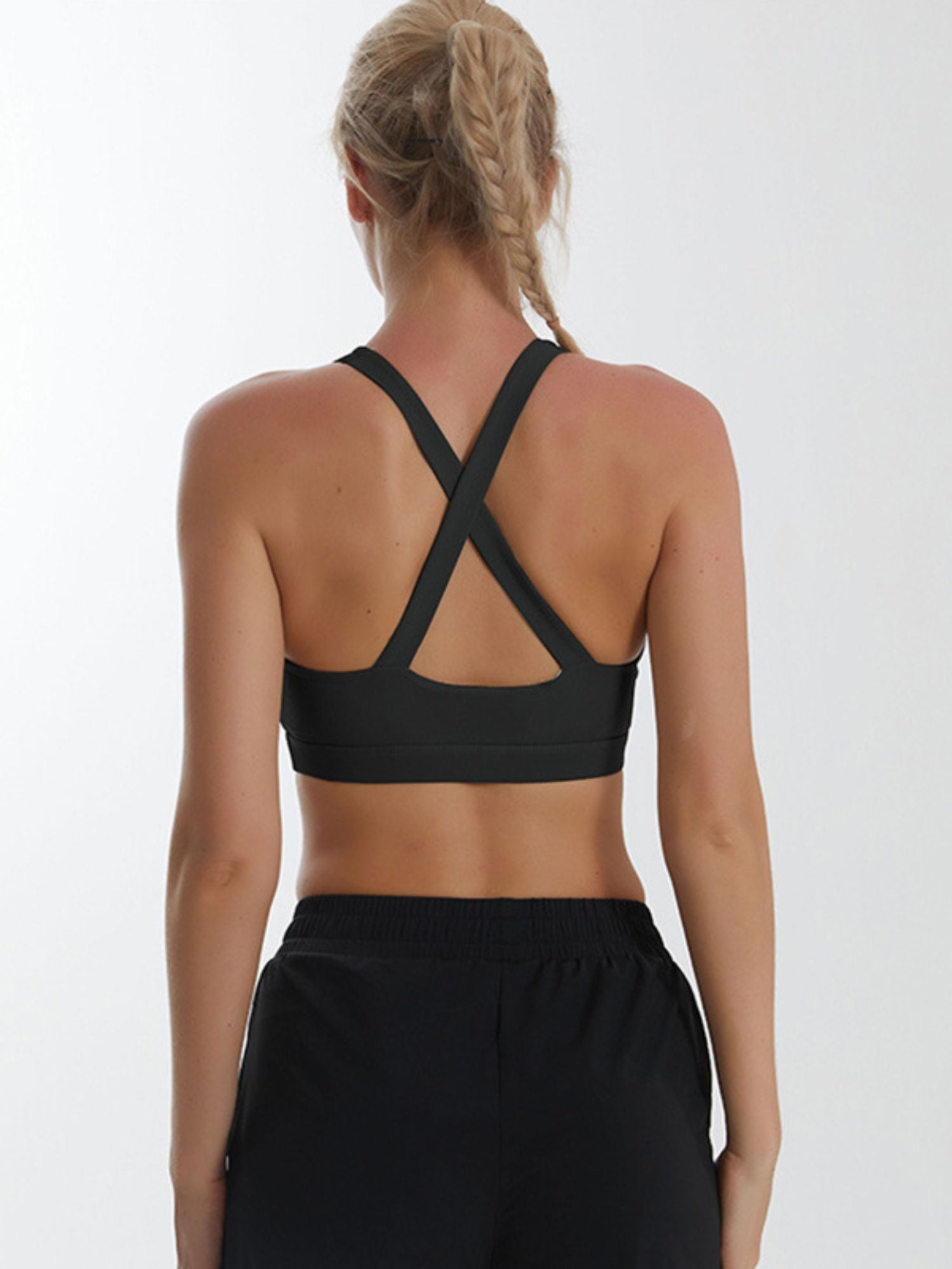 Minimalist Solid Classic Sports Bra for Training in Polyester