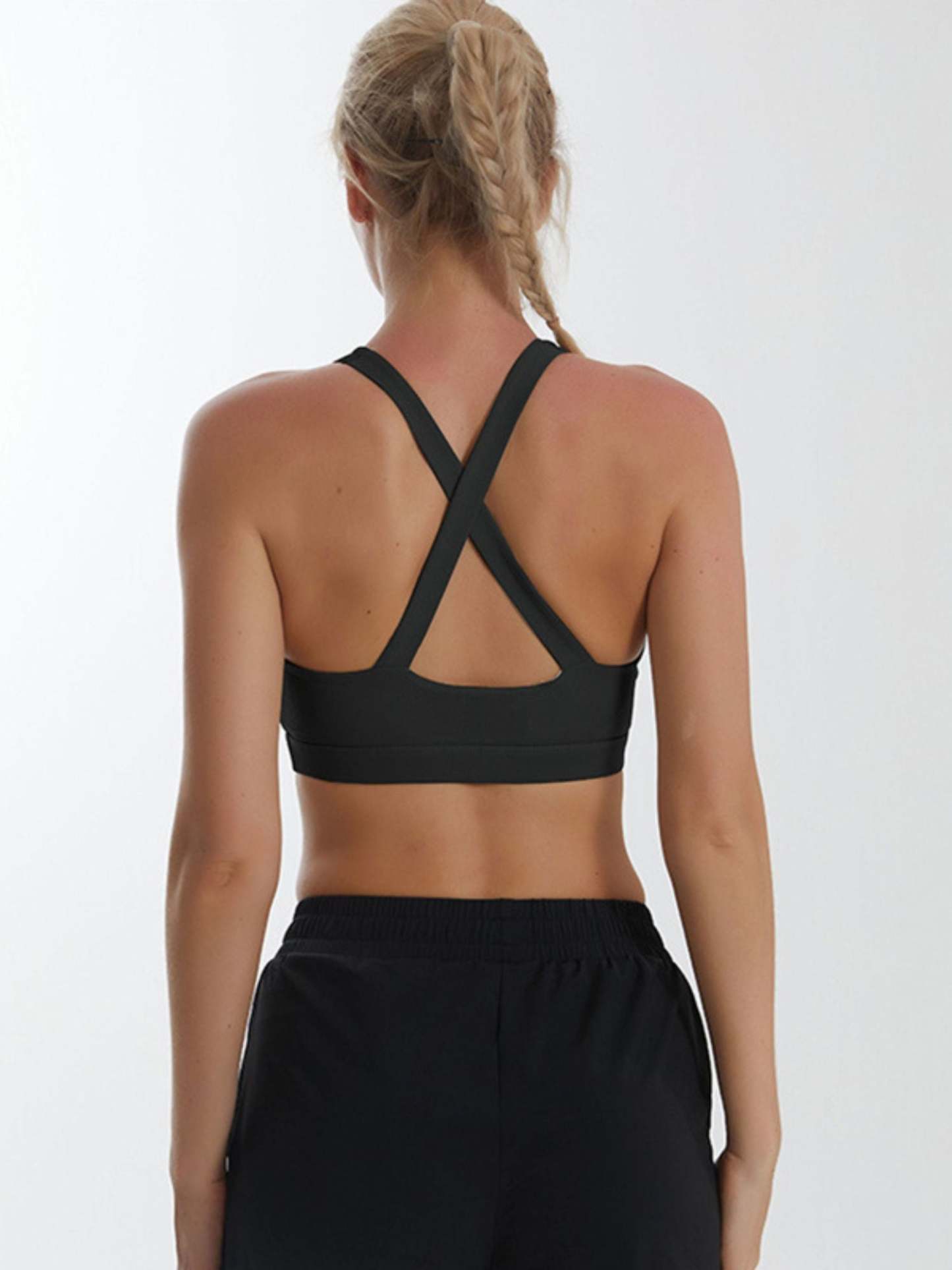 Minimalist Solid Classic Sports Bra for Training in Polyester