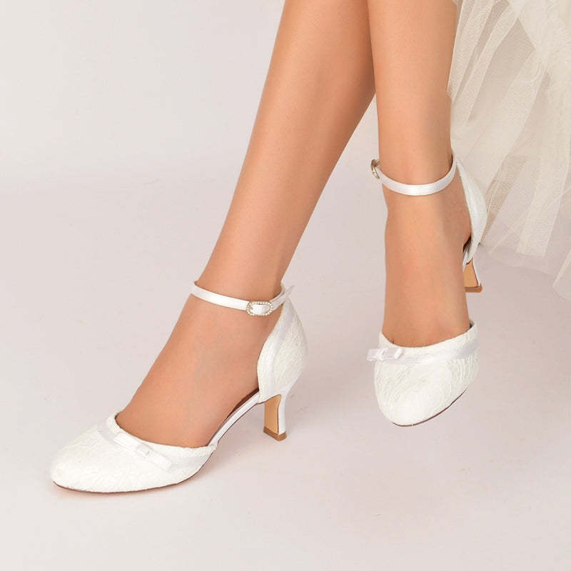 Exquisite Closed-Toe Lace Wedding Shoes for Women with Buckle and Bowknot