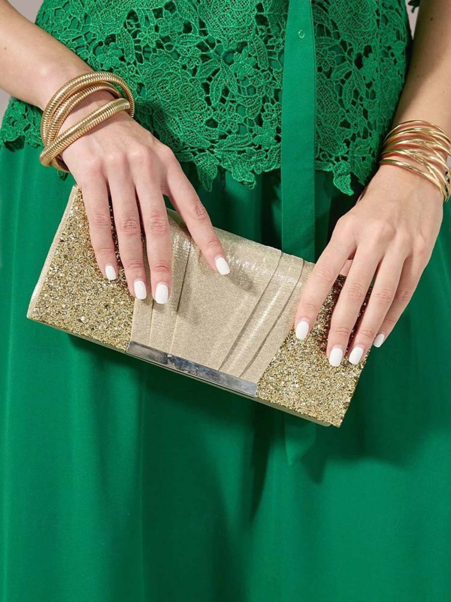 Elegant Gold Evening Clutch Bag Featuring Sparkling Sequins