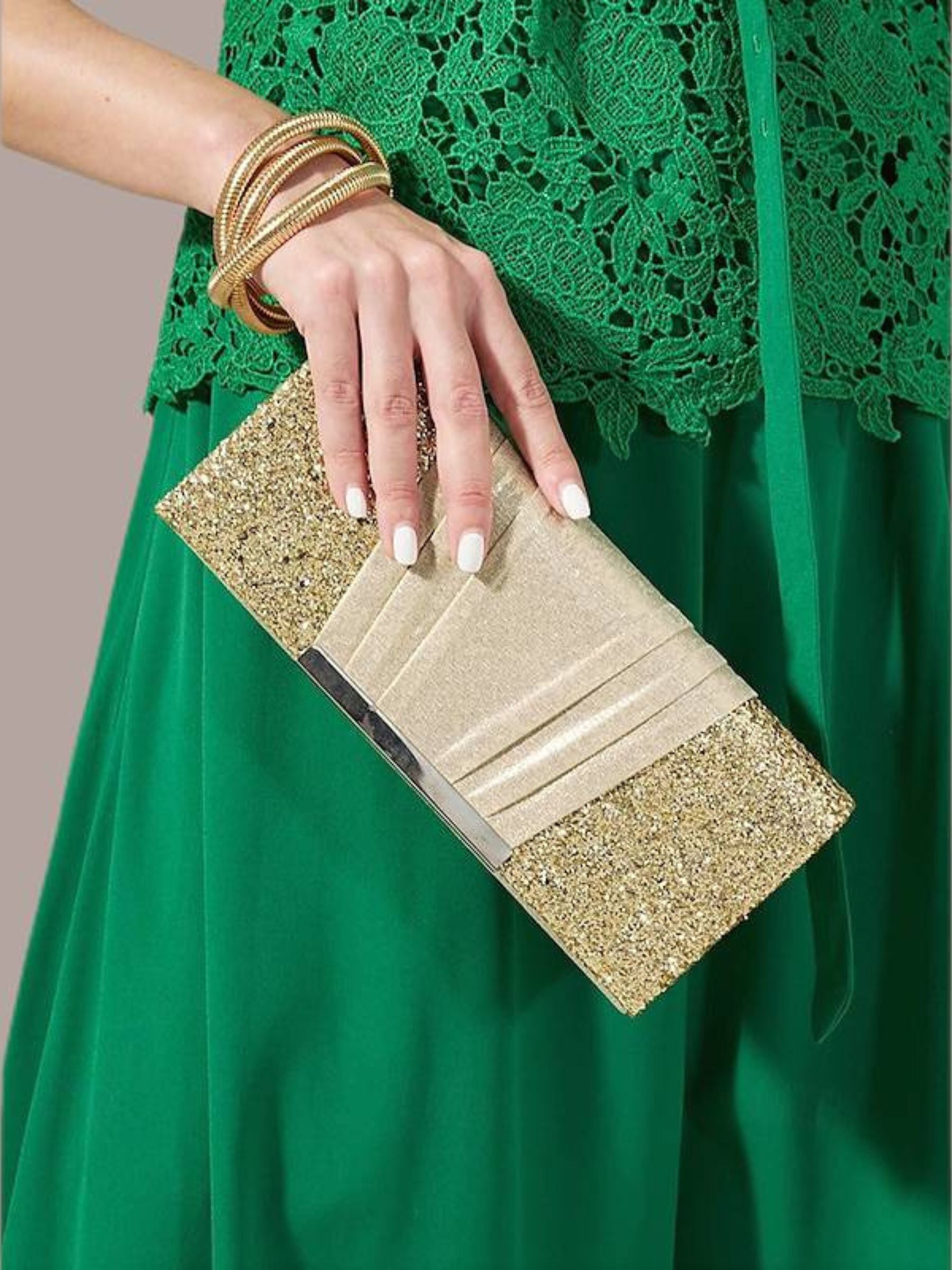 Elegant Gold Evening Clutch Bag Featuring Sparkling Sequins