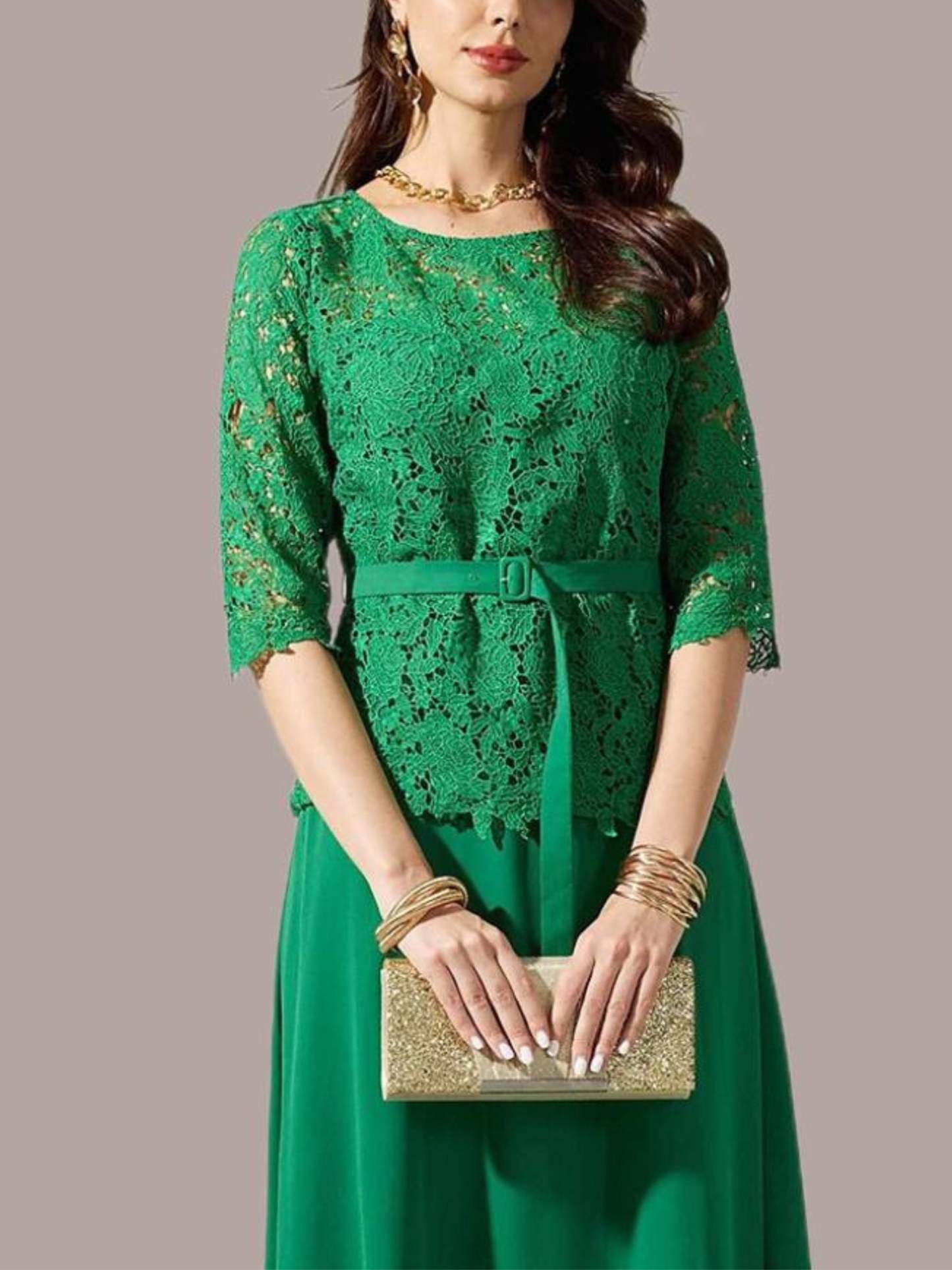 Elegant Gold Evening Clutch Bag Featuring Sparkling Sequins