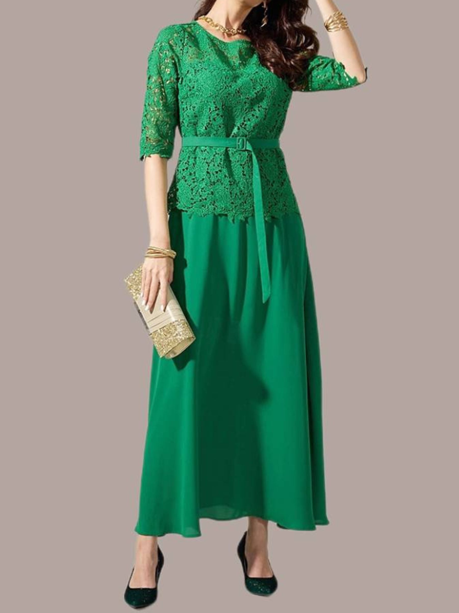 Elegant Gold Evening Clutch Bag Featuring Sparkling Sequins