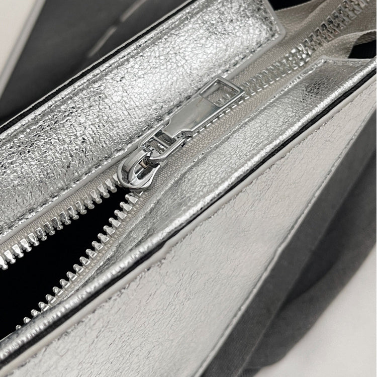 Elegant Silver Evening Clutch with Rhinestone Accents and Sweet Heart Design