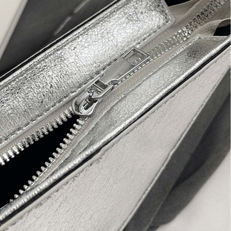 Elegant Silver Evening Clutch with Rhinestone Accents and Sweet Heart Design