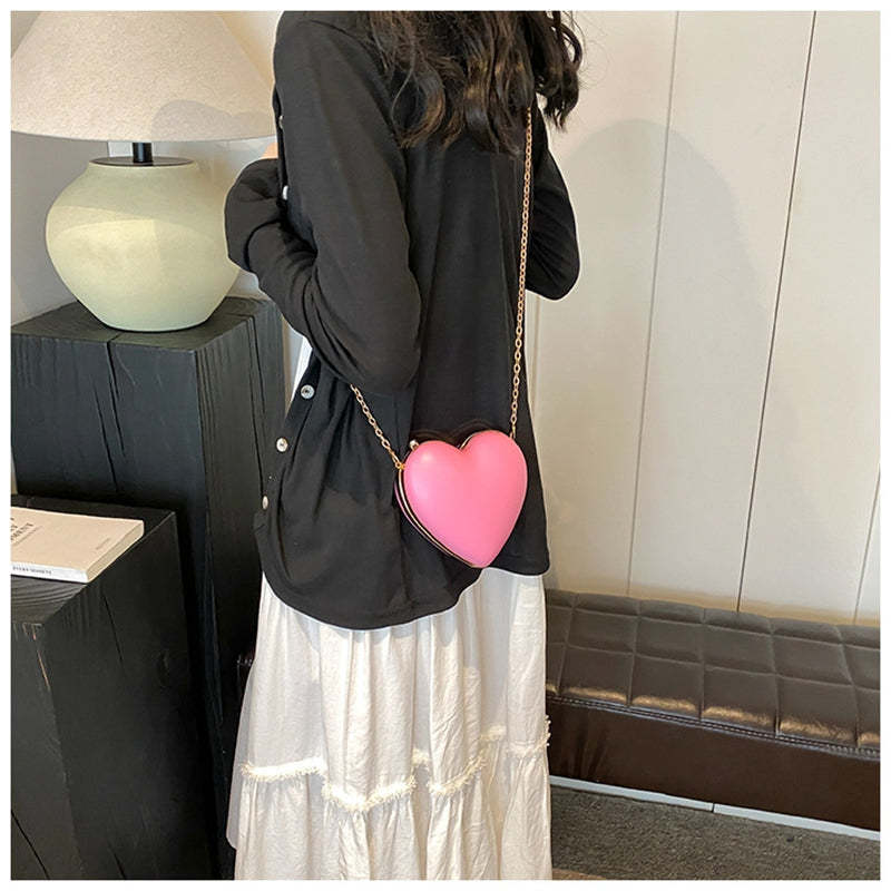 Elegant Minimalist PU Heart Chain Clutch for Weddings and Parties