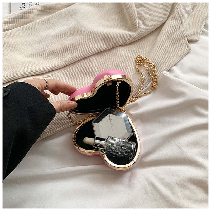 Elegant Minimalist PU Heart Chain Clutch for Weddings and Parties