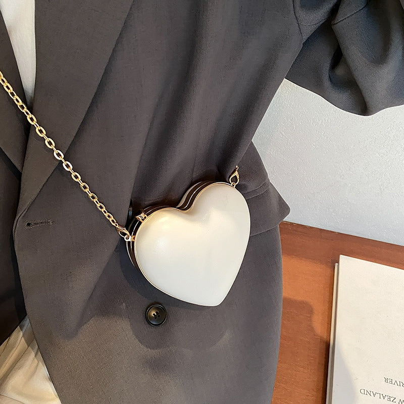 Elegant Minimalist PU Heart Chain Clutch for Weddings and Parties