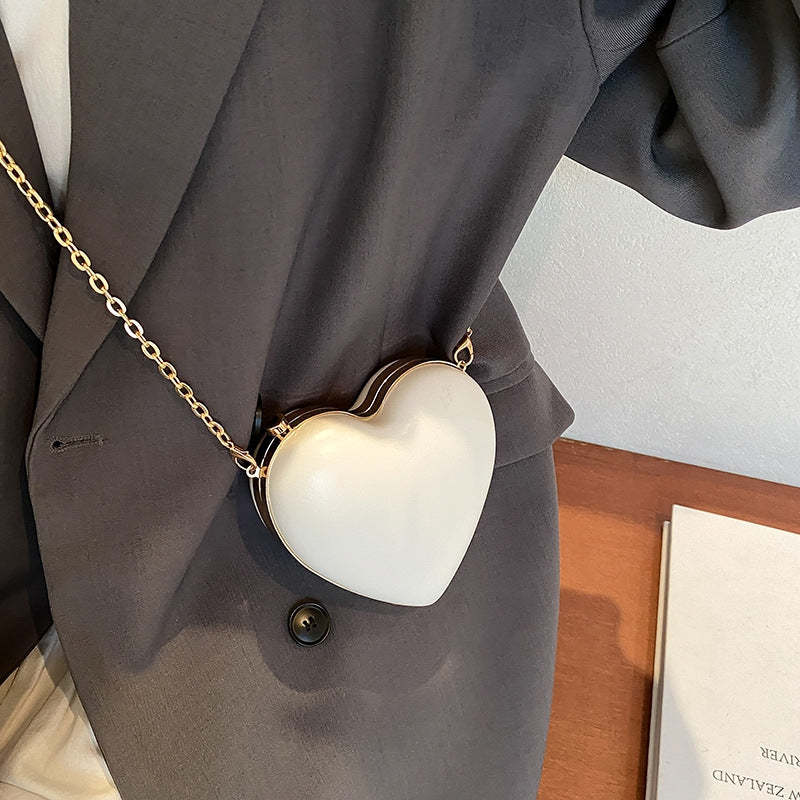 Elegant Minimalist PU Heart Chain Clutch for Weddings and Parties