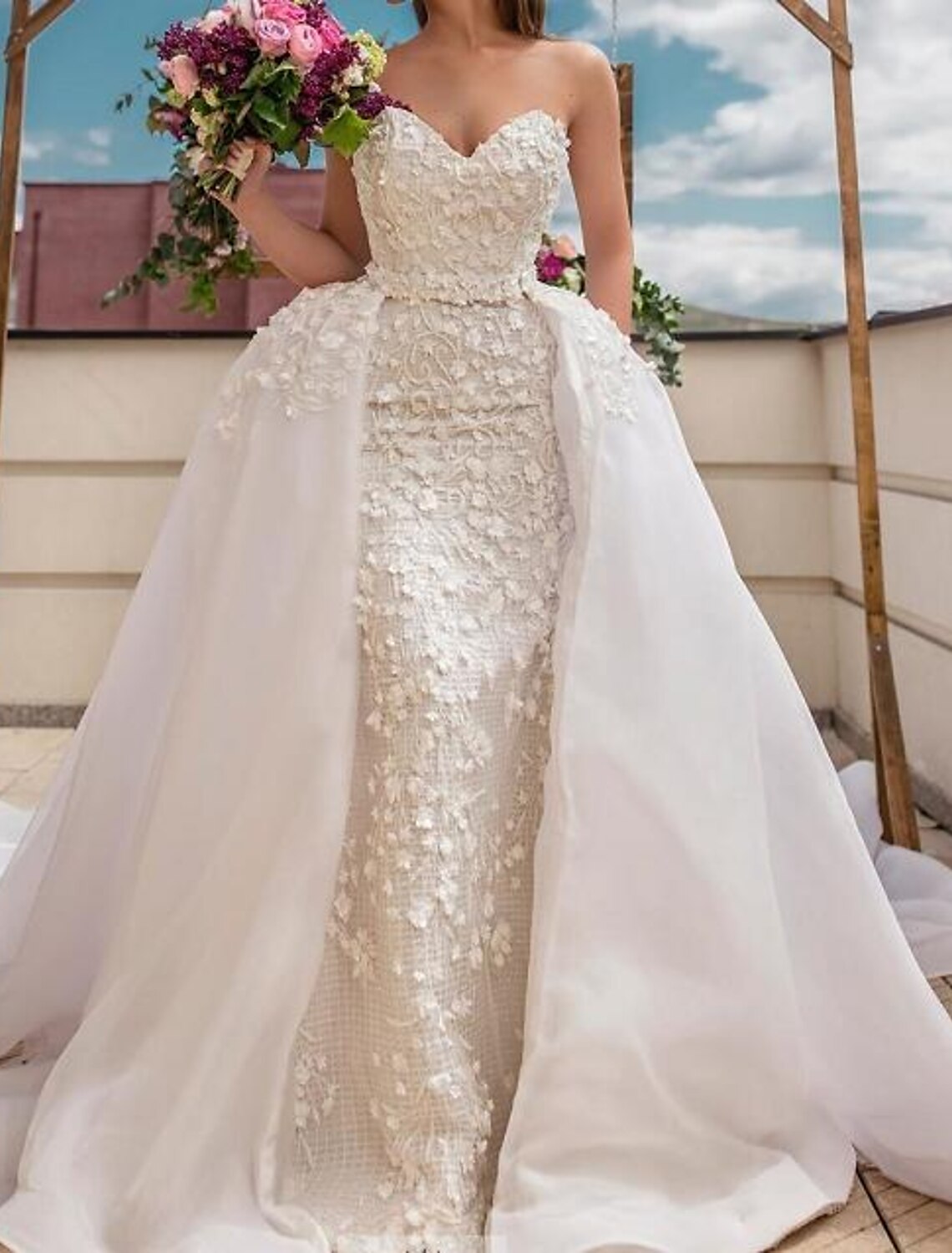 Strapless Lace Ball Gown Wedding Dress with Floor-length Skirt