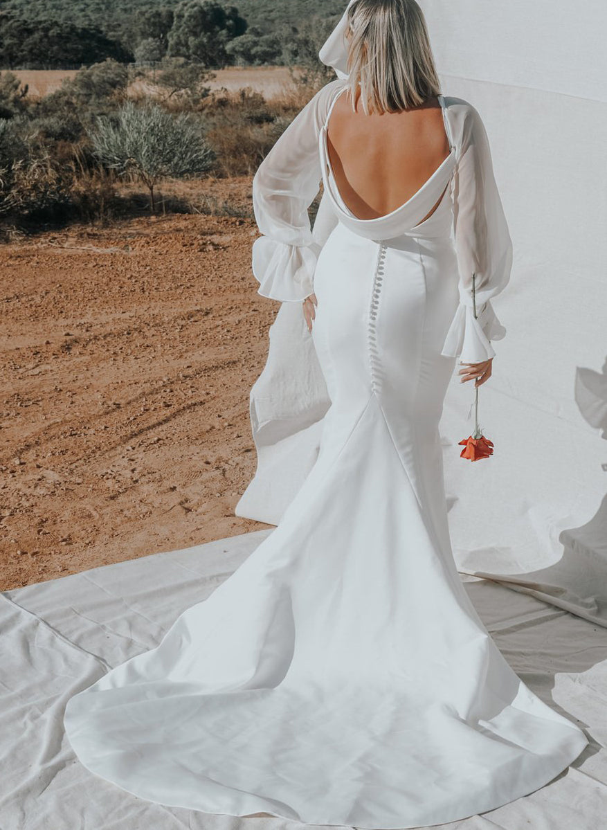 Plus Size V-Neck Mermaid Wedding Dress with Long Sleeves